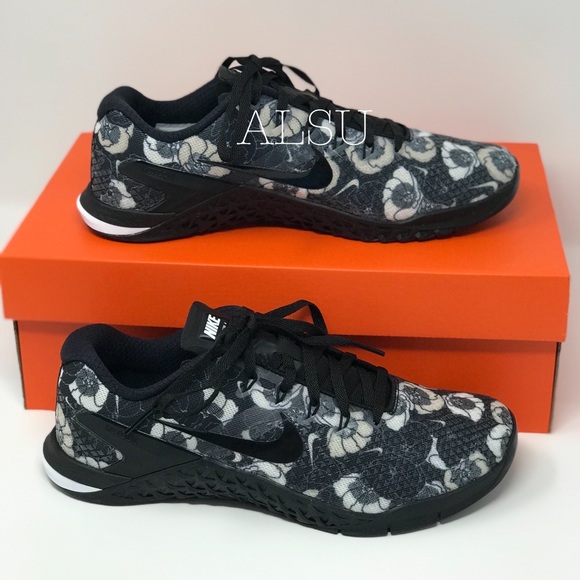 Nike Metcon 4 XD PRM Flowers Black White W AUTHENT - Picture 3 of 8